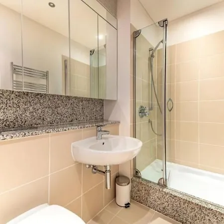 Modern In Luxury Location דבלין